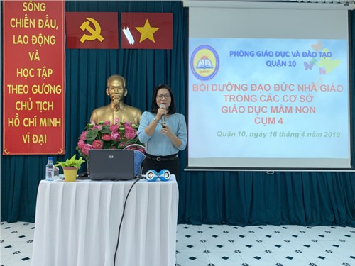 Lớp “Bồi dưỡng cho cán bộ quản lý, giáo viên mầm non và nhân viên nuôi dưỡng về đạo đức nhà giáo trong các cơ sở giáo dục mầm non” năm học 2018 - 2019 - Cụm 4